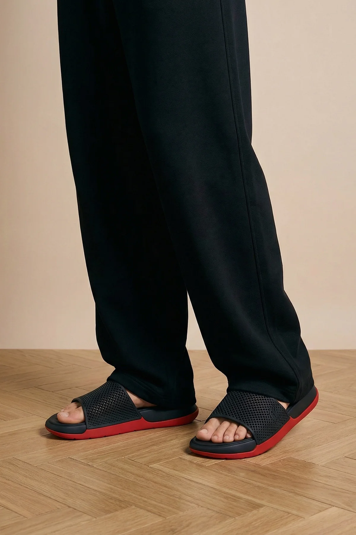 CHRISTIAN LOUBOUTIN 42 easy breezy rubber mules