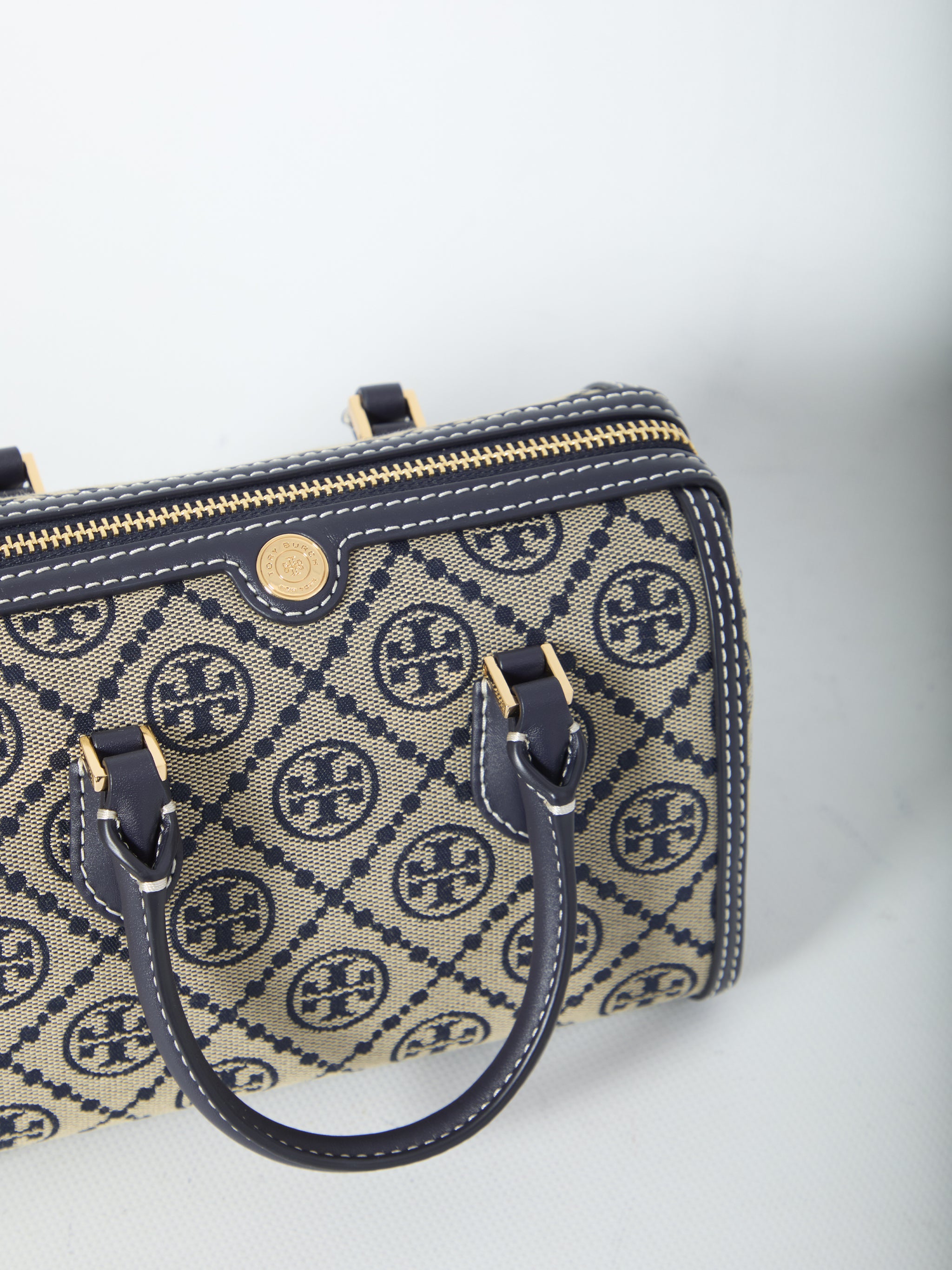 t monogram barrel bag mini