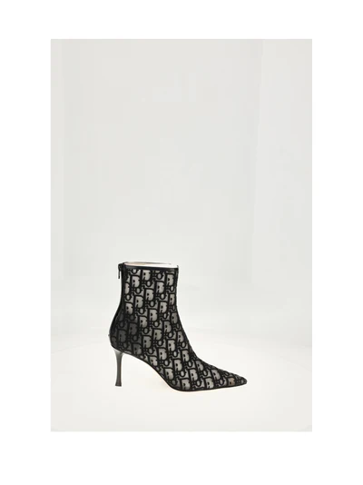 oblique bootie