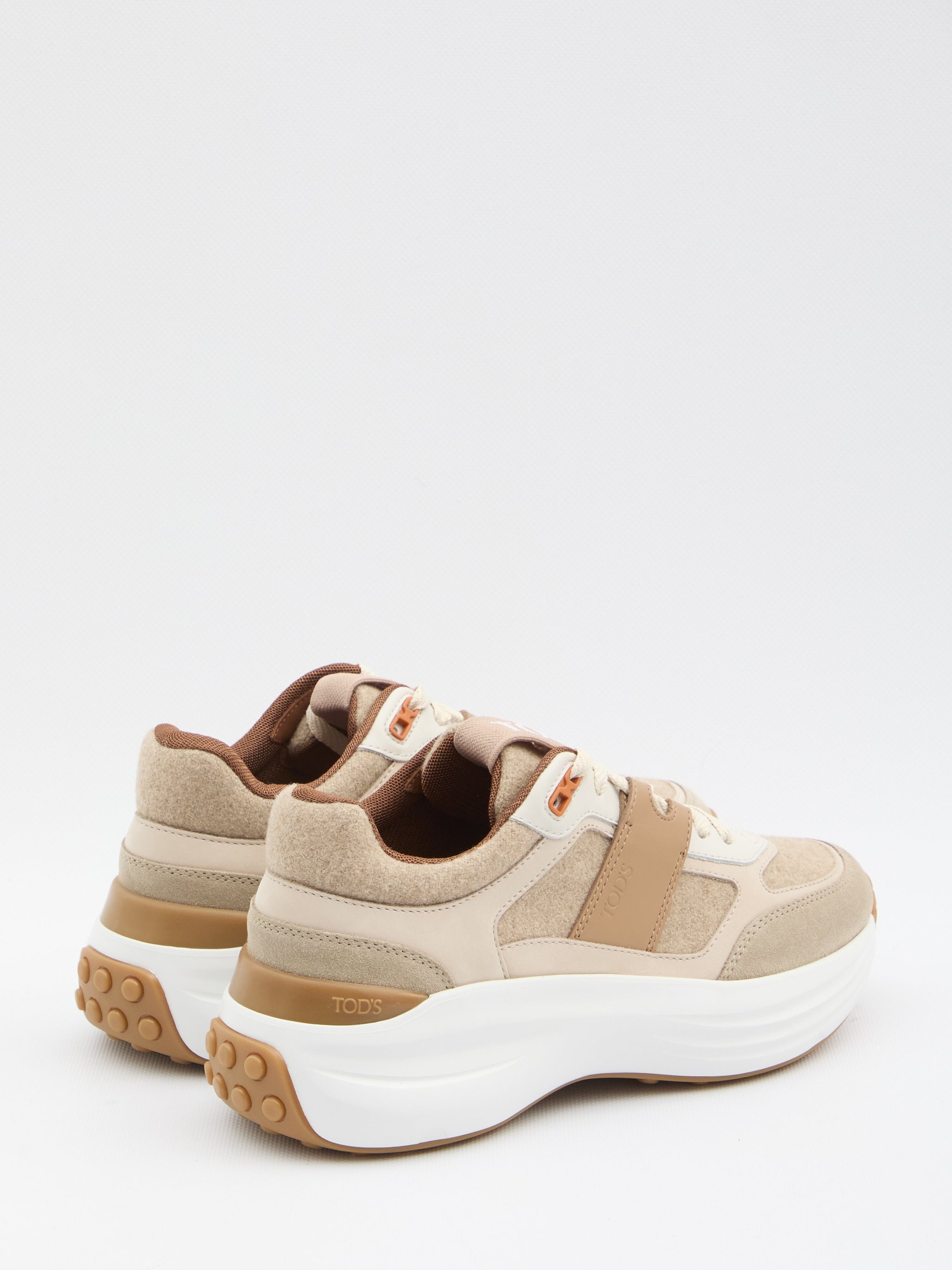 sneakers in fabric and suede leather