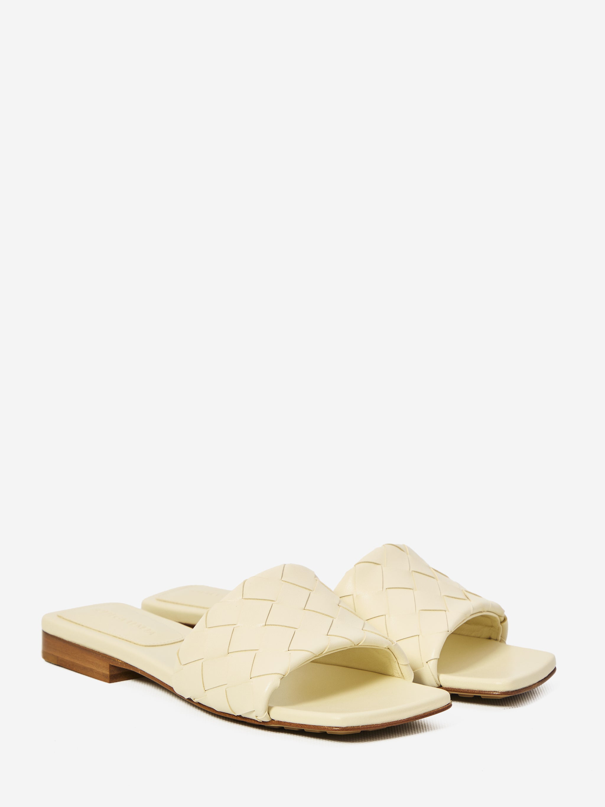 parco flat mules
