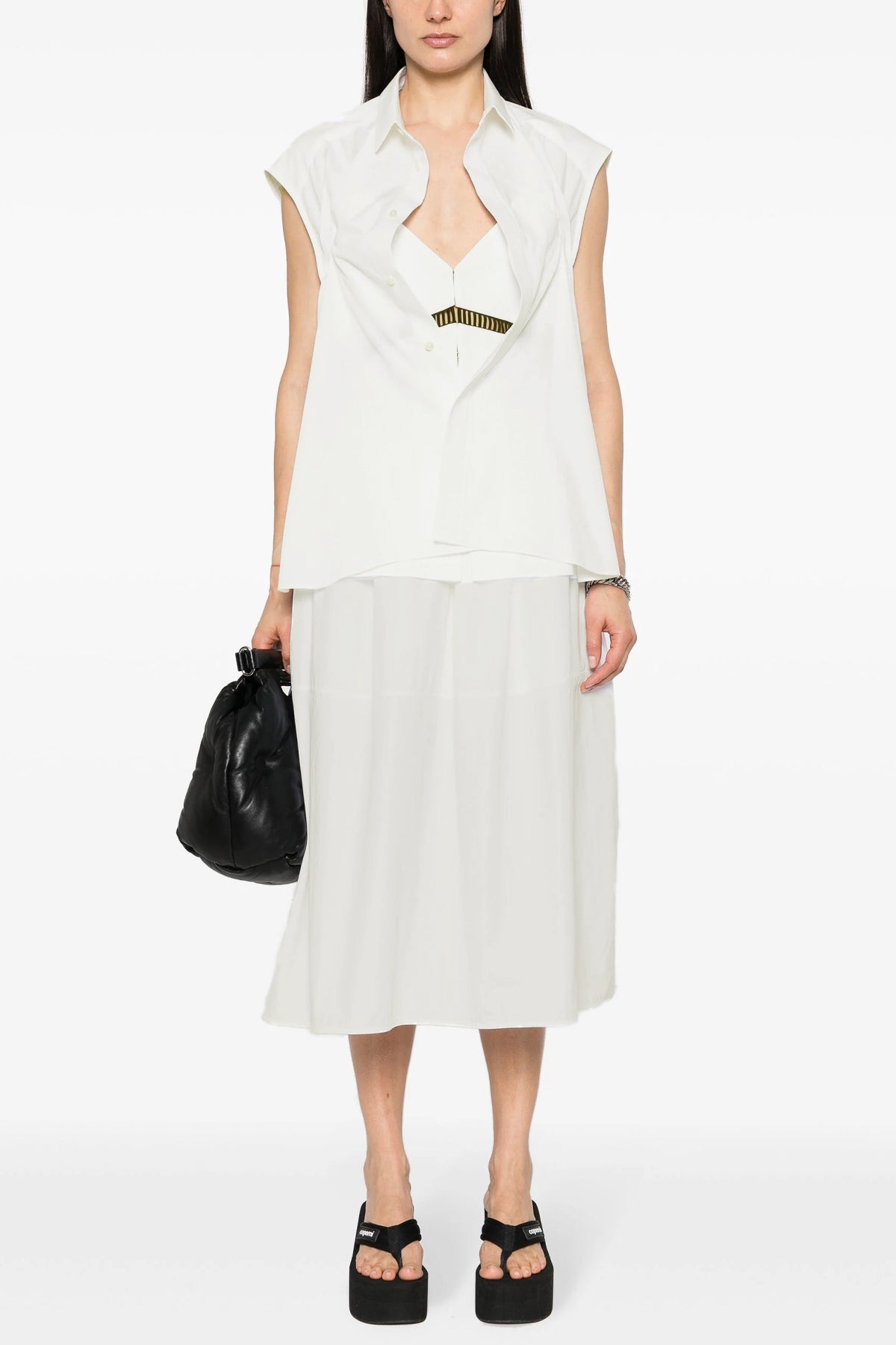 sleeveless shirt