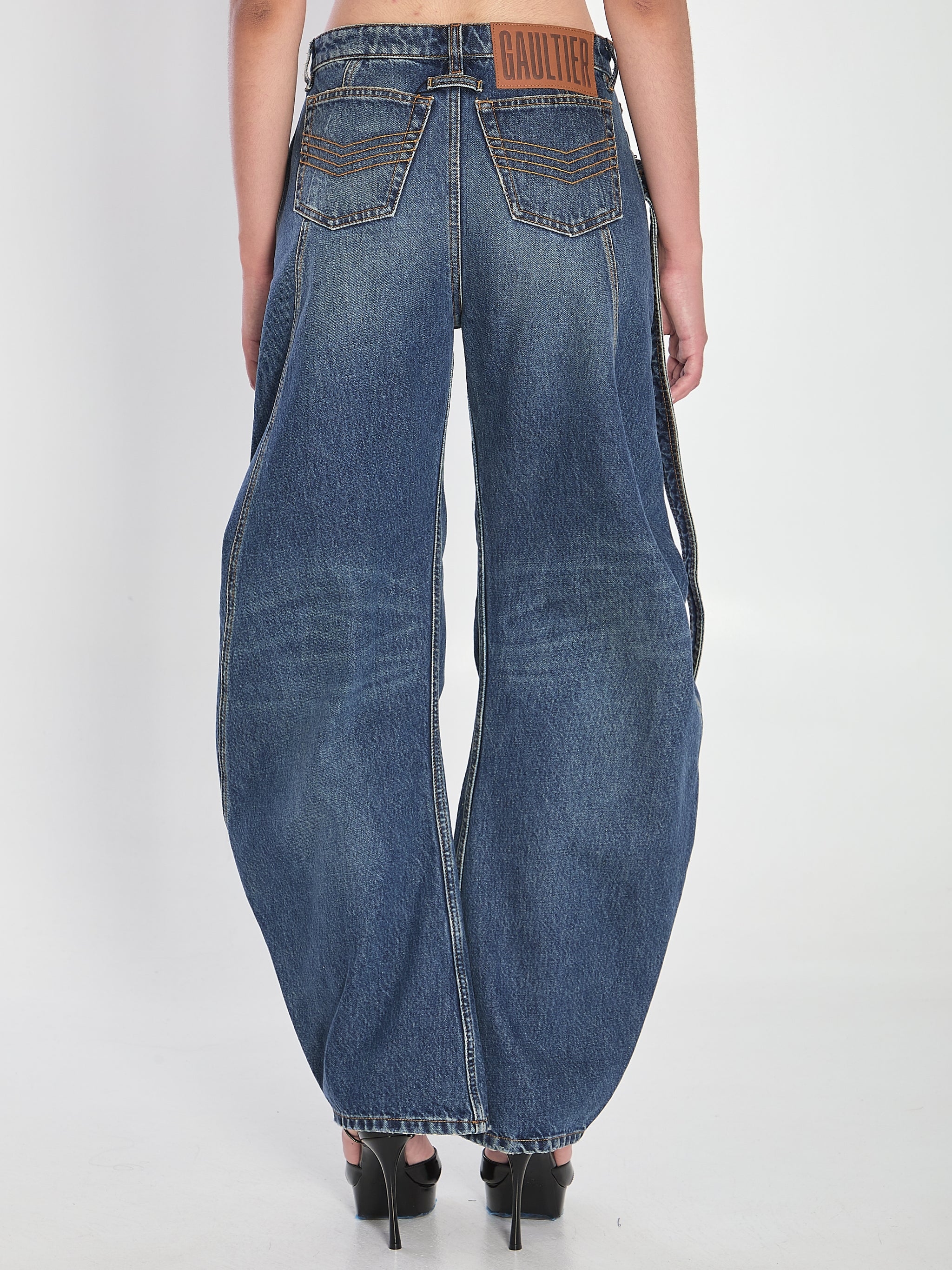 strap jeans in denim