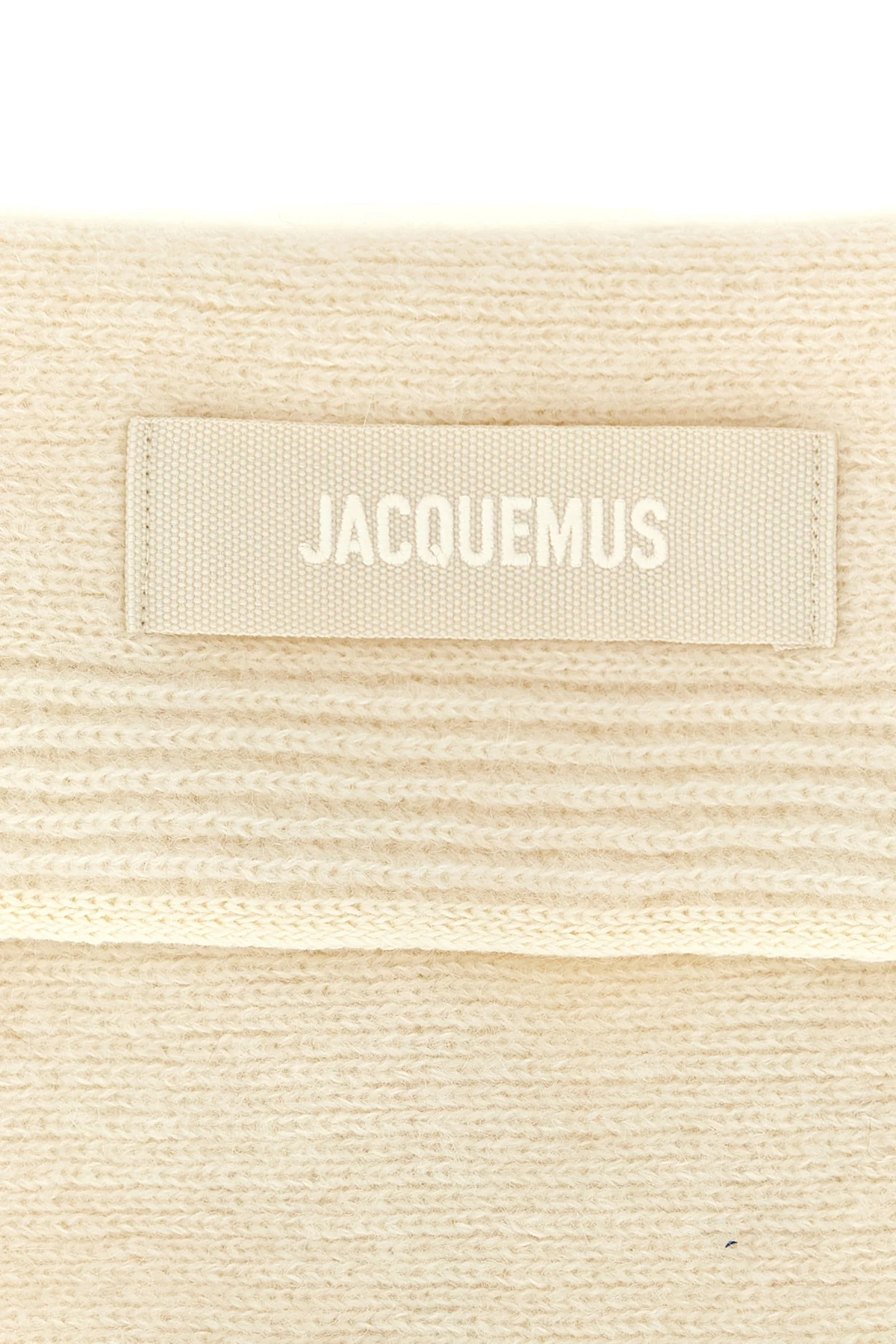 JACQUEMUS OS the jacquemus le chale gros-grain bandana defines a new perspective on winter