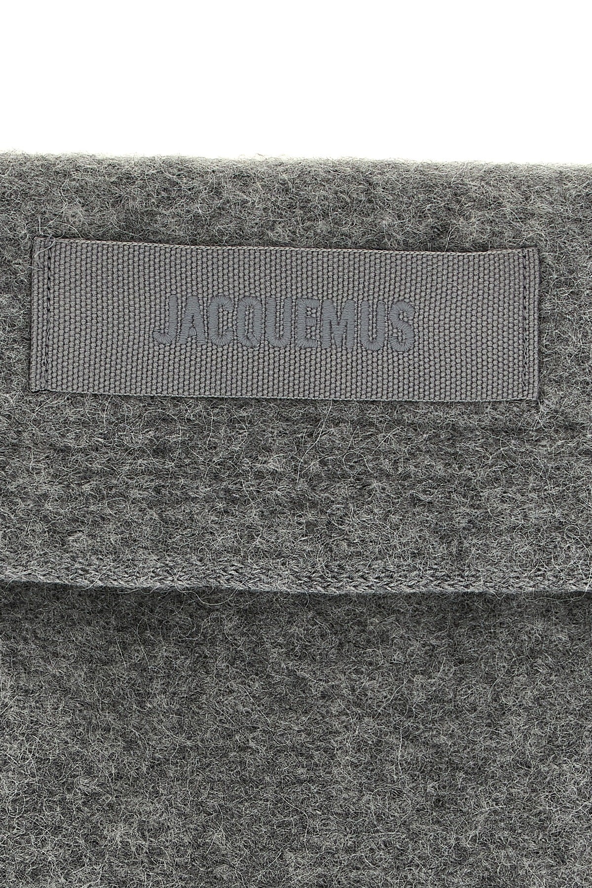 JACQUEMUS OS the jacquemus le chal gros-grain bandana redefines the proportions of the wint