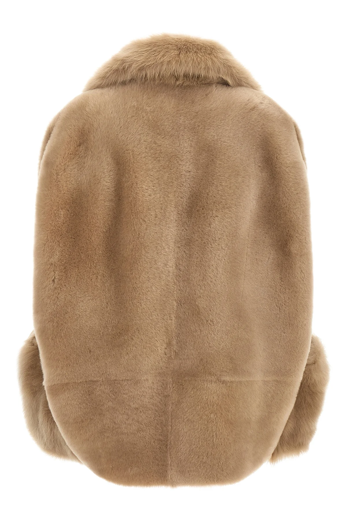 the blancha vest in fine sheepskin is distinguished by a sleeveless silhouette