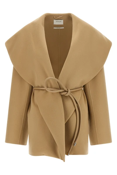 the sportmax spxuguale jacket redefines the volumes of outerwear through a rig