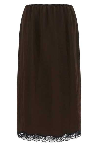the twinset longuette skirt stands out for its fluid silhouette and essential ae