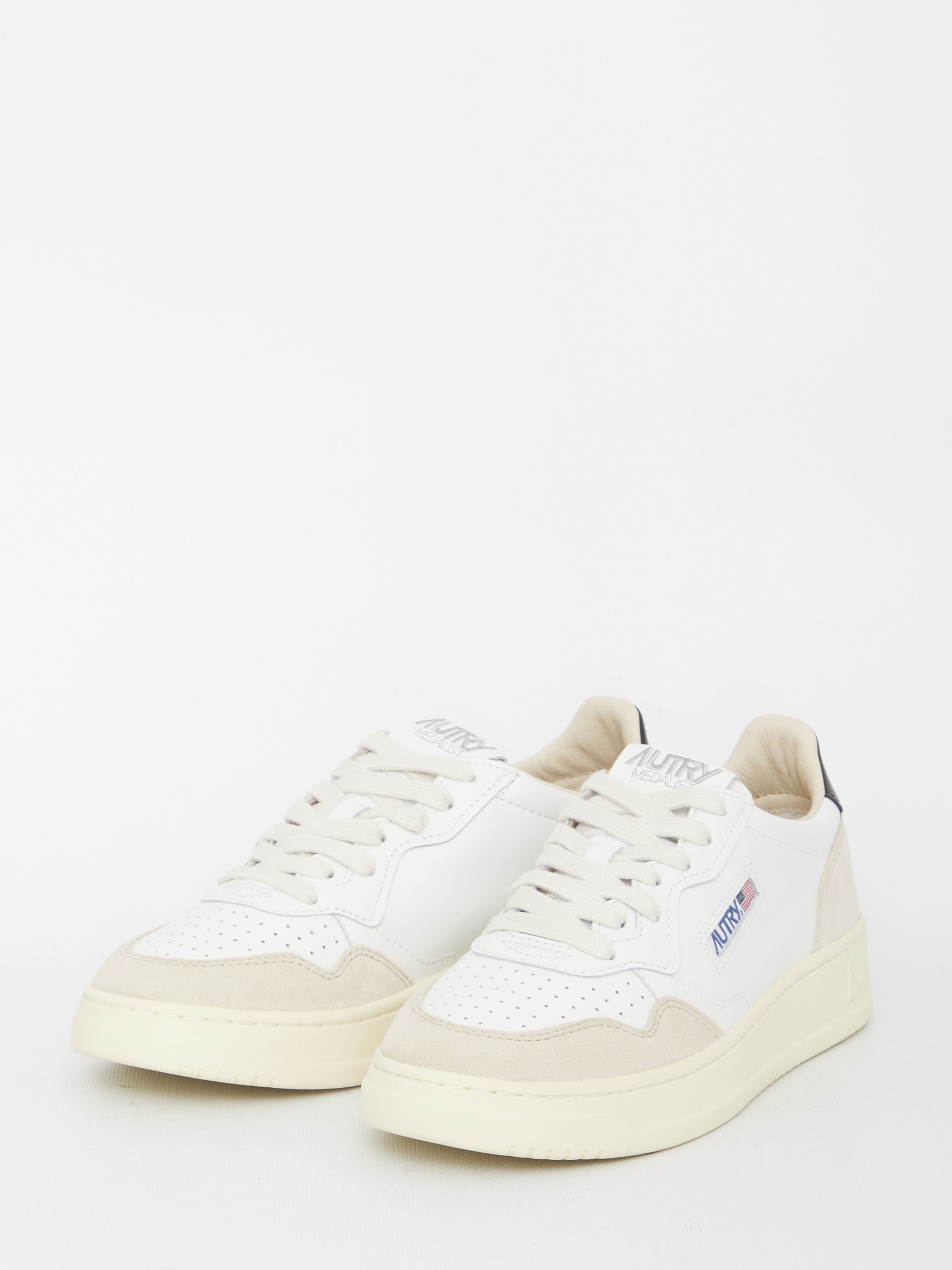 medalist low sneakers