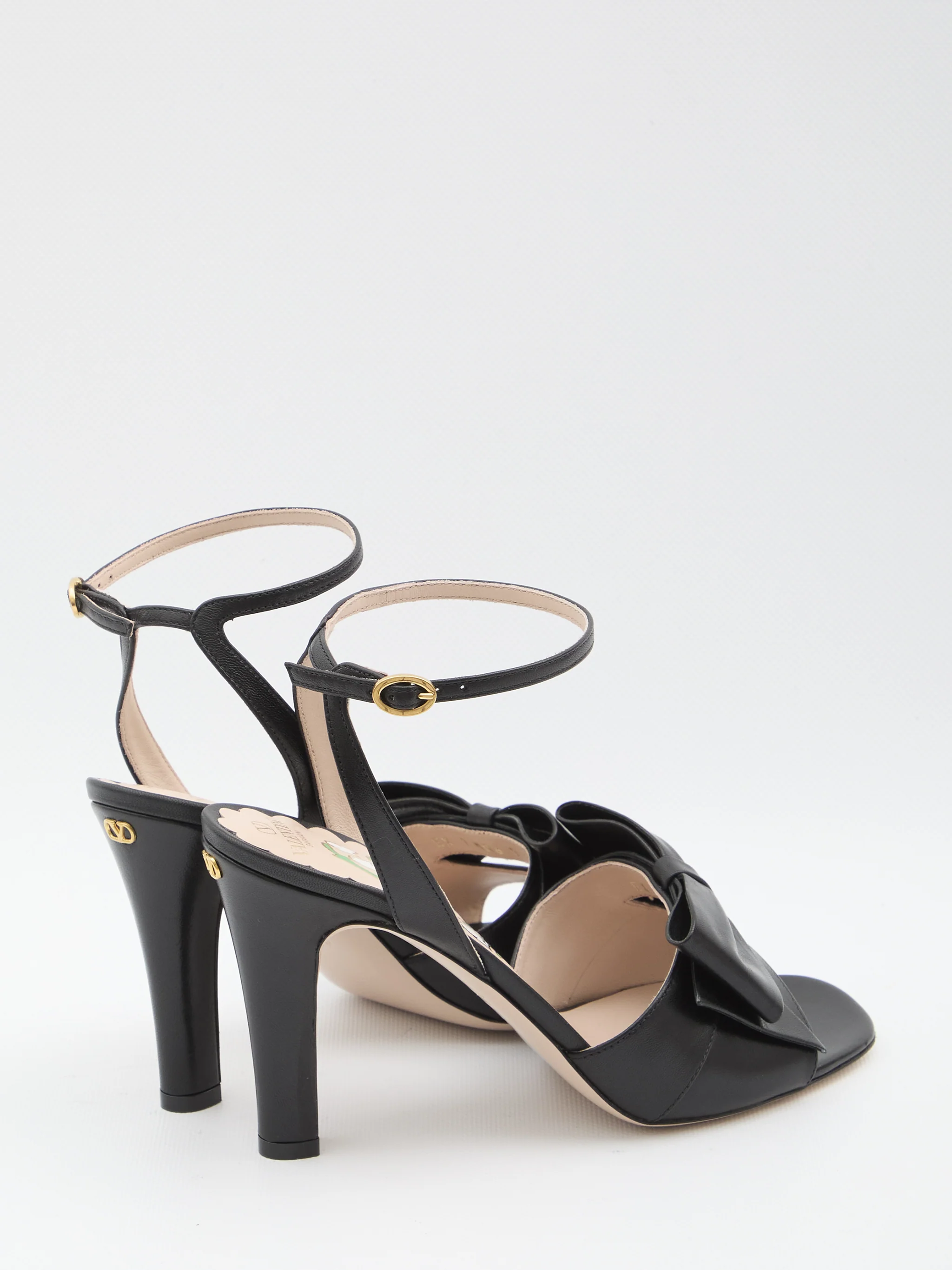 décolleté bowow slingback