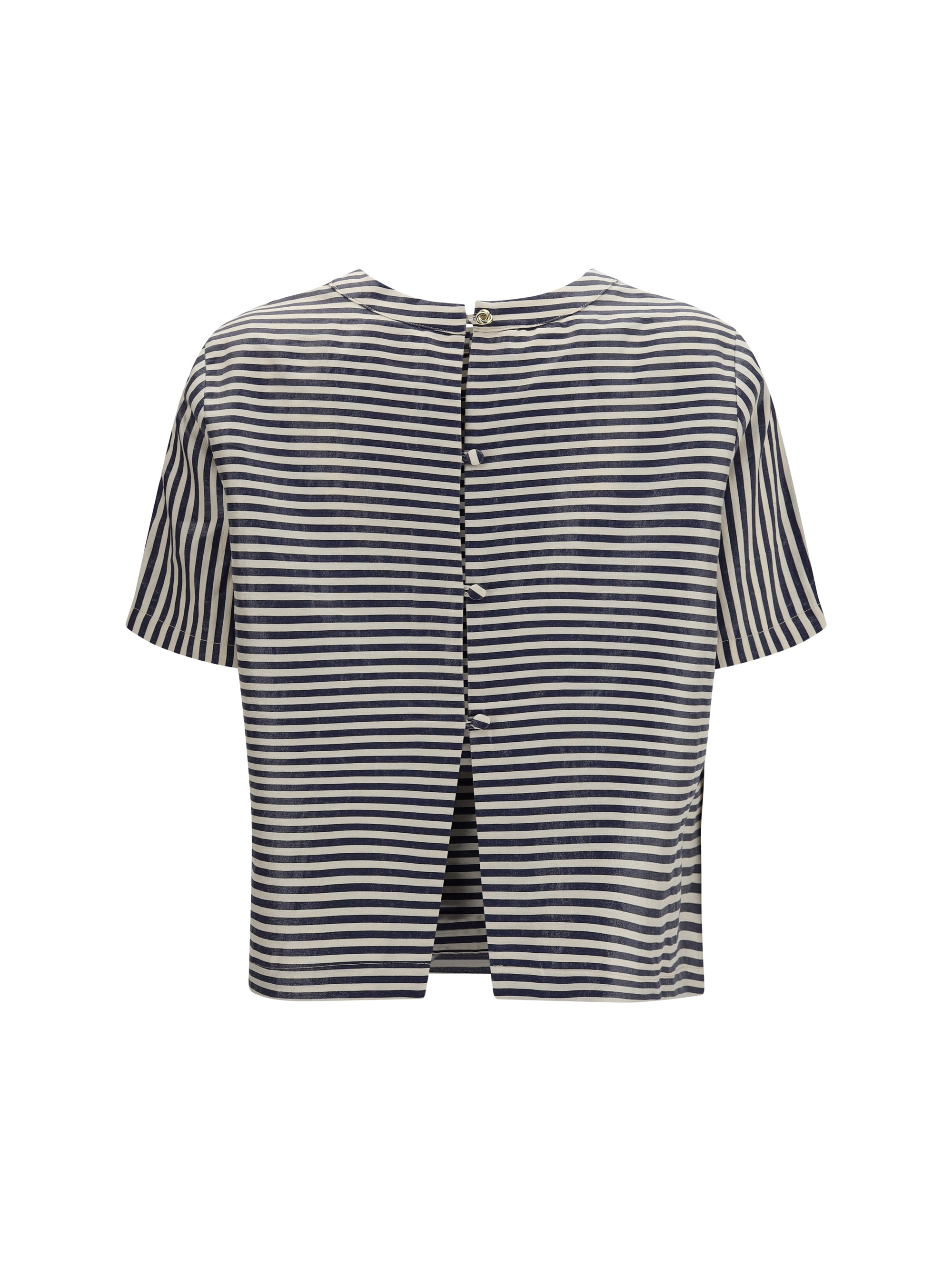 short-sleeved t-shirt