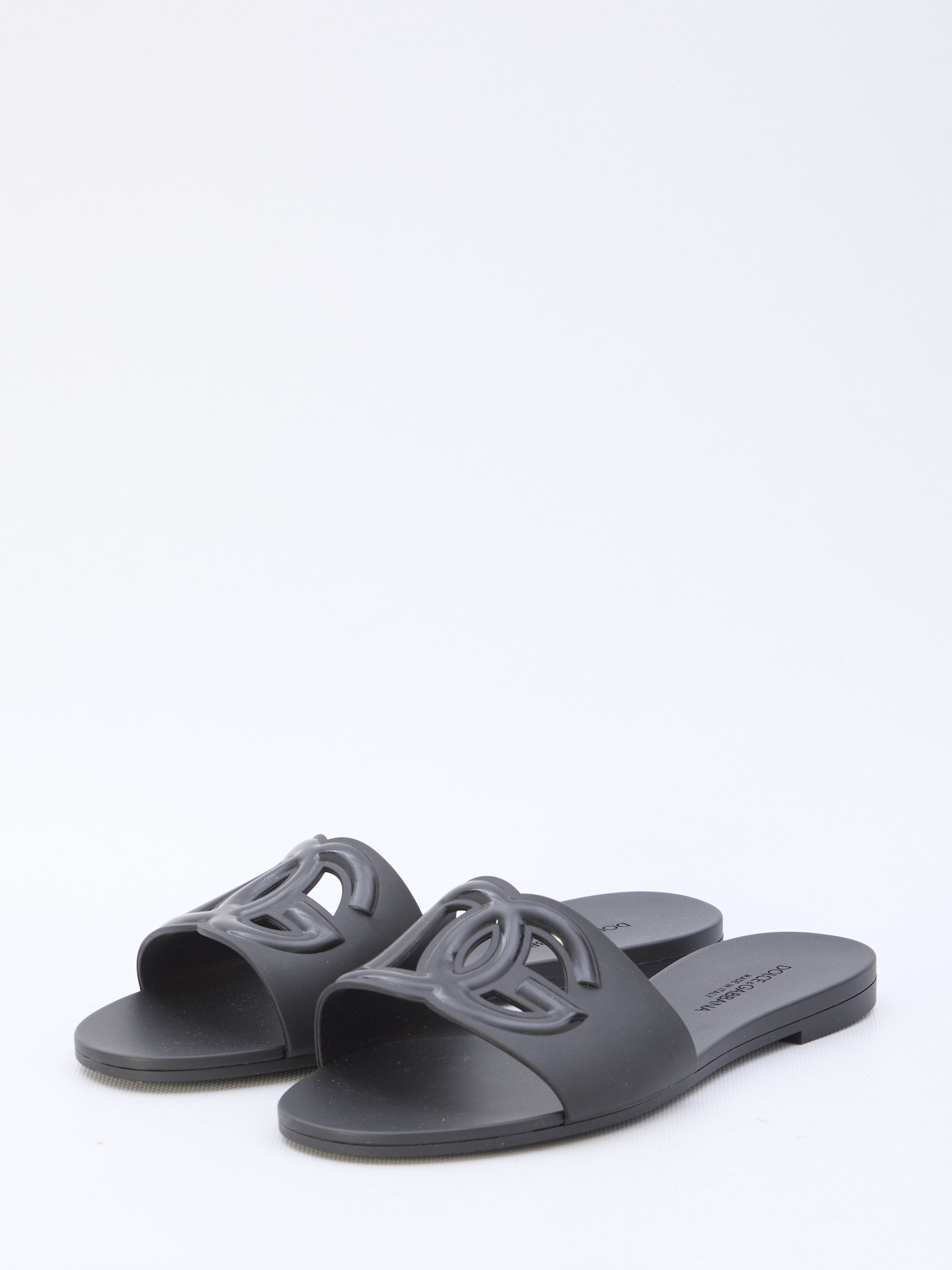 rubber beachwear slides
