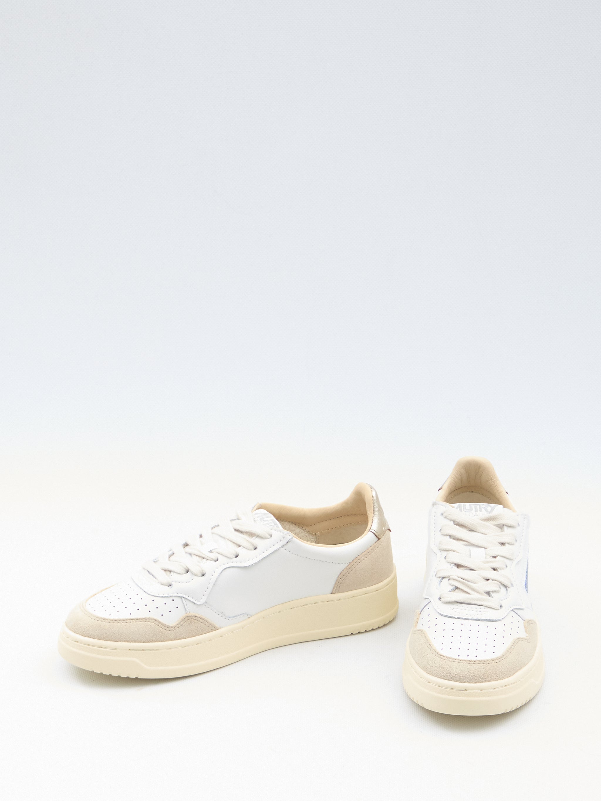 medalist low sneakers