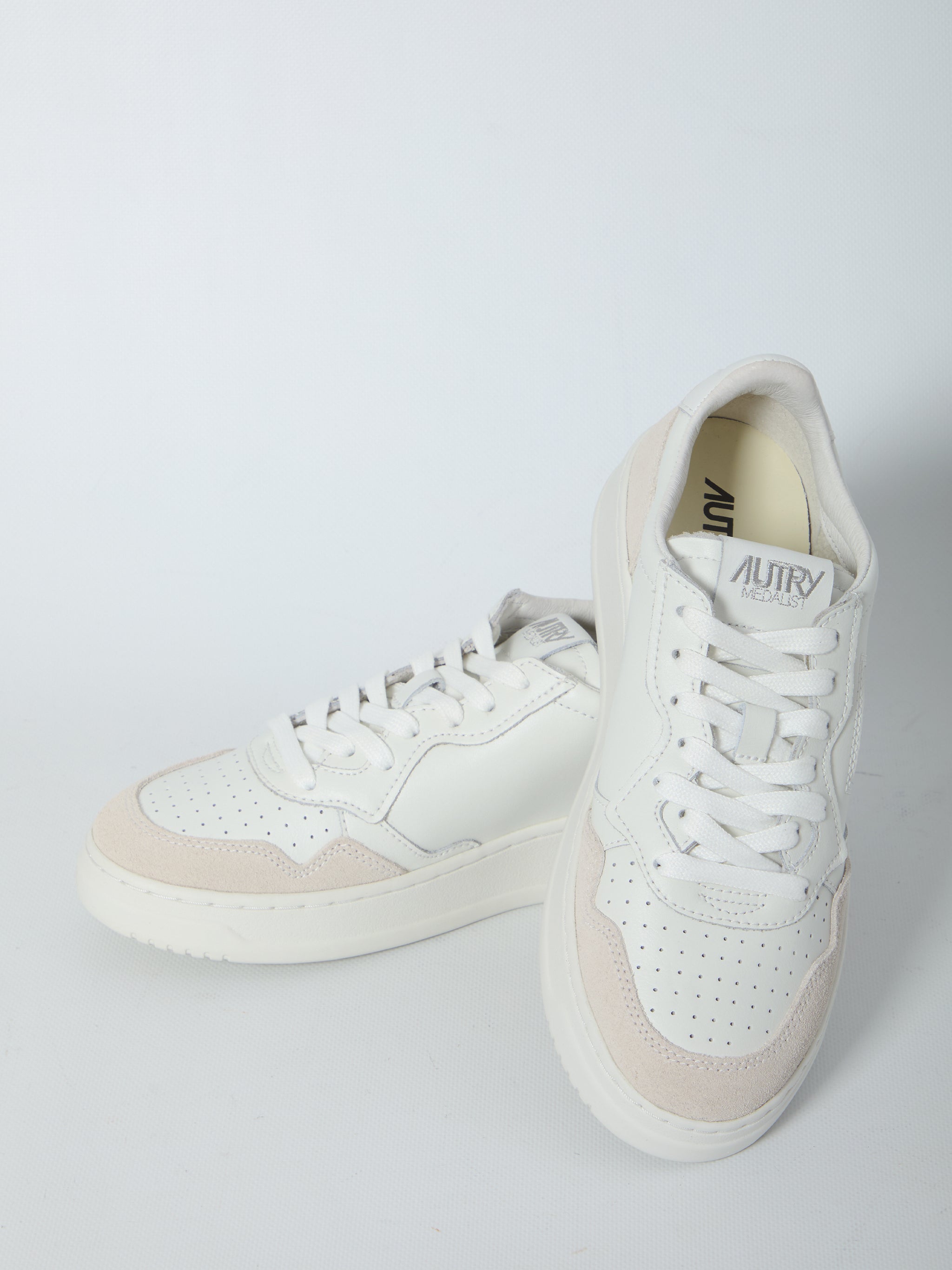 medalist low sneakers
