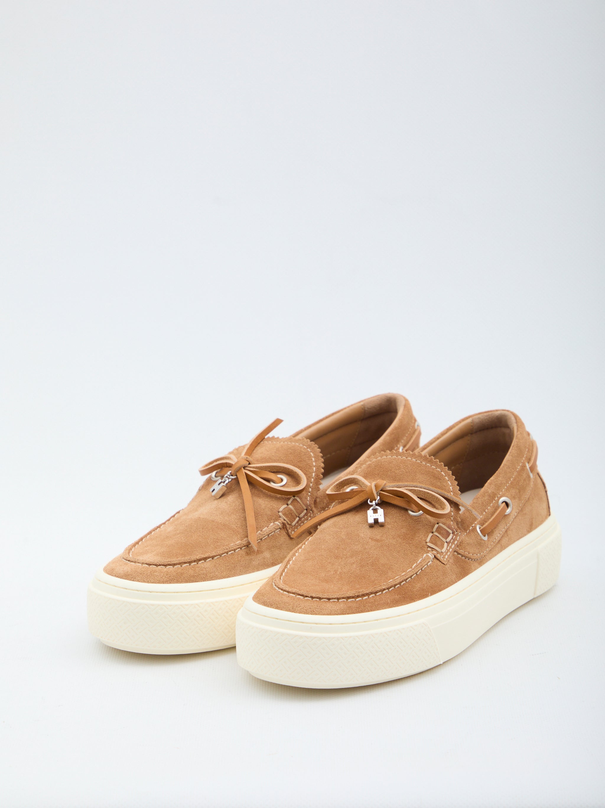 hogan crosswind boat shoes