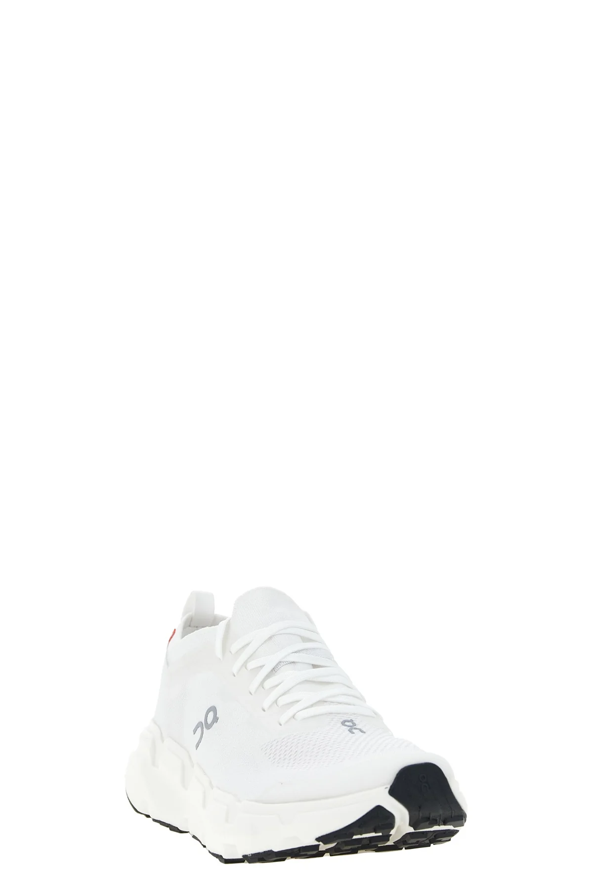 ON 6 on cloudsoma sneakers redefine the concept of all-terrain footwear through min