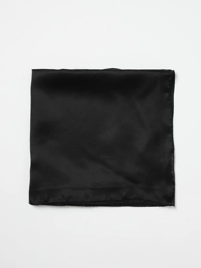 womans neck scarf