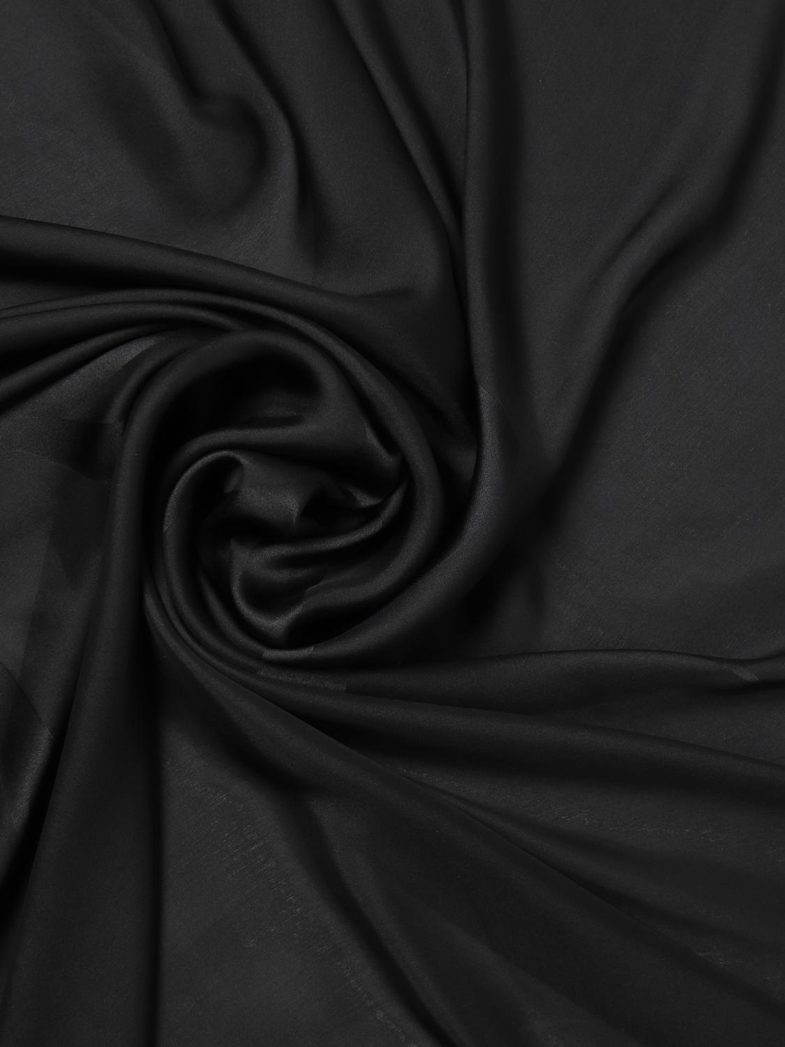 woman's neck scarf