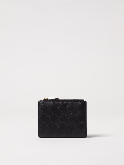 womans wallet