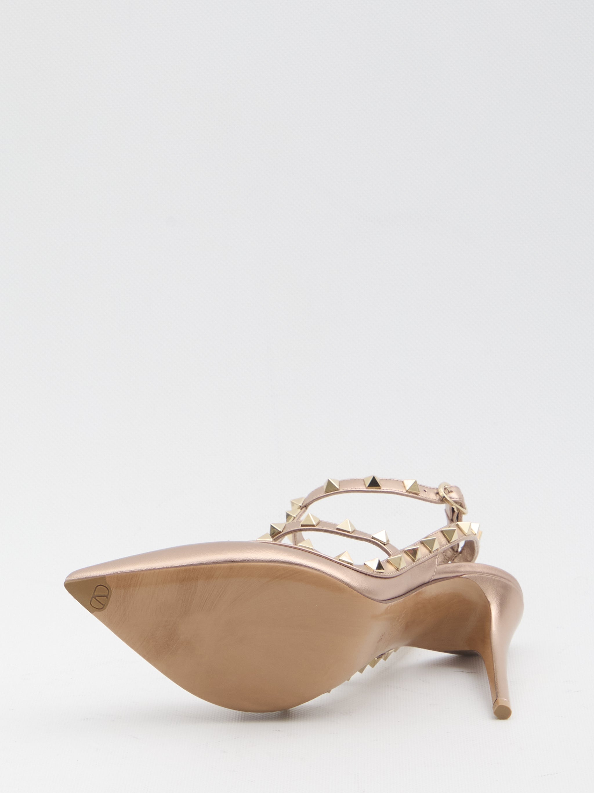 rockstud pumps