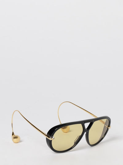 womans sunglasses