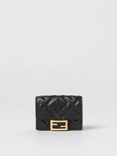 womans wallet