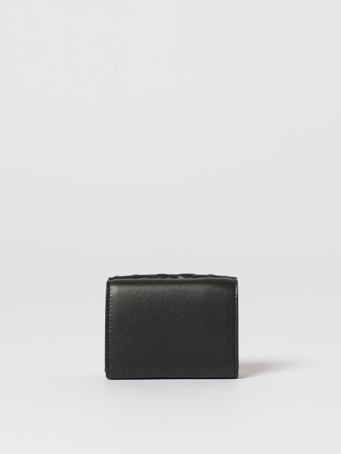 woman's wallet