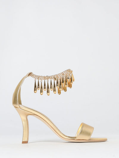 womans heeled sandal