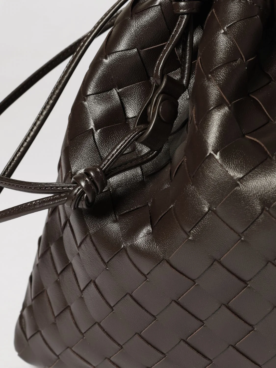 woman's shoulder bag