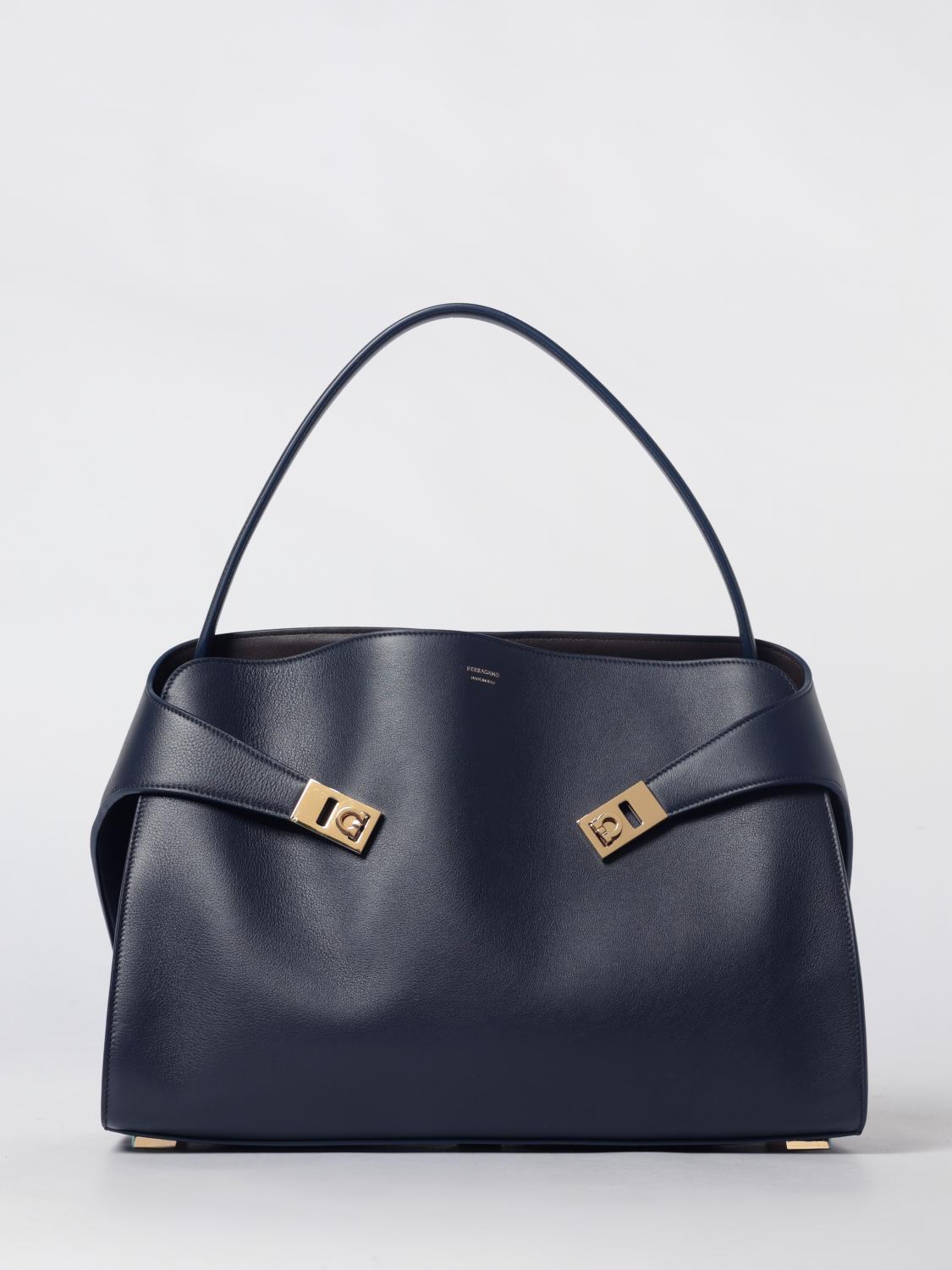 woman's shoulder bag