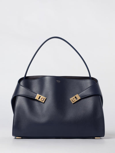 womans shoulder bag