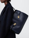woman's shoulder bag