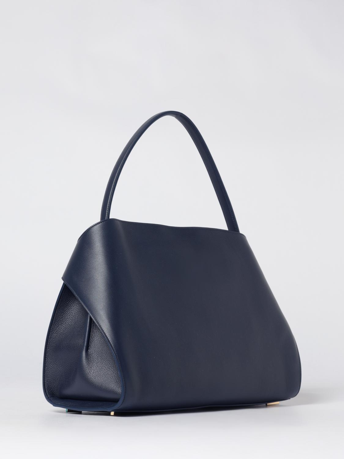 woman's shoulder bag