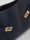 woman's shoulder bag