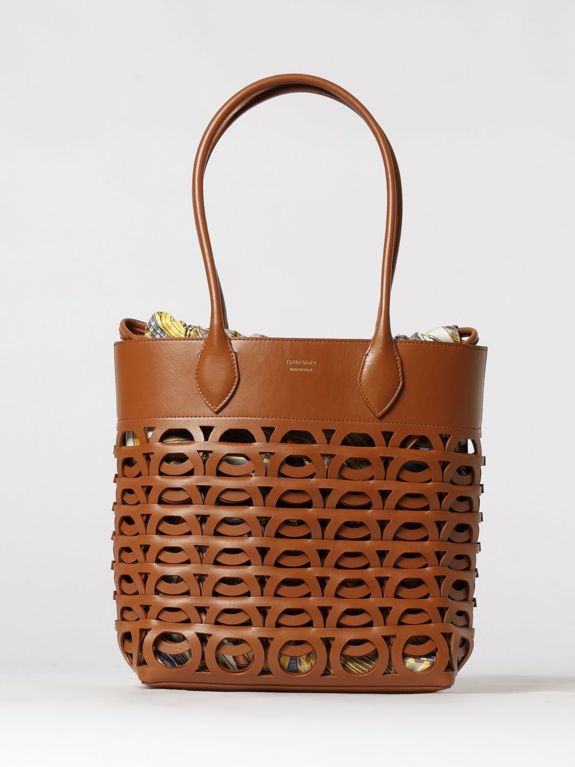 woman's shoulder bag