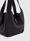 woman's shoulder bag