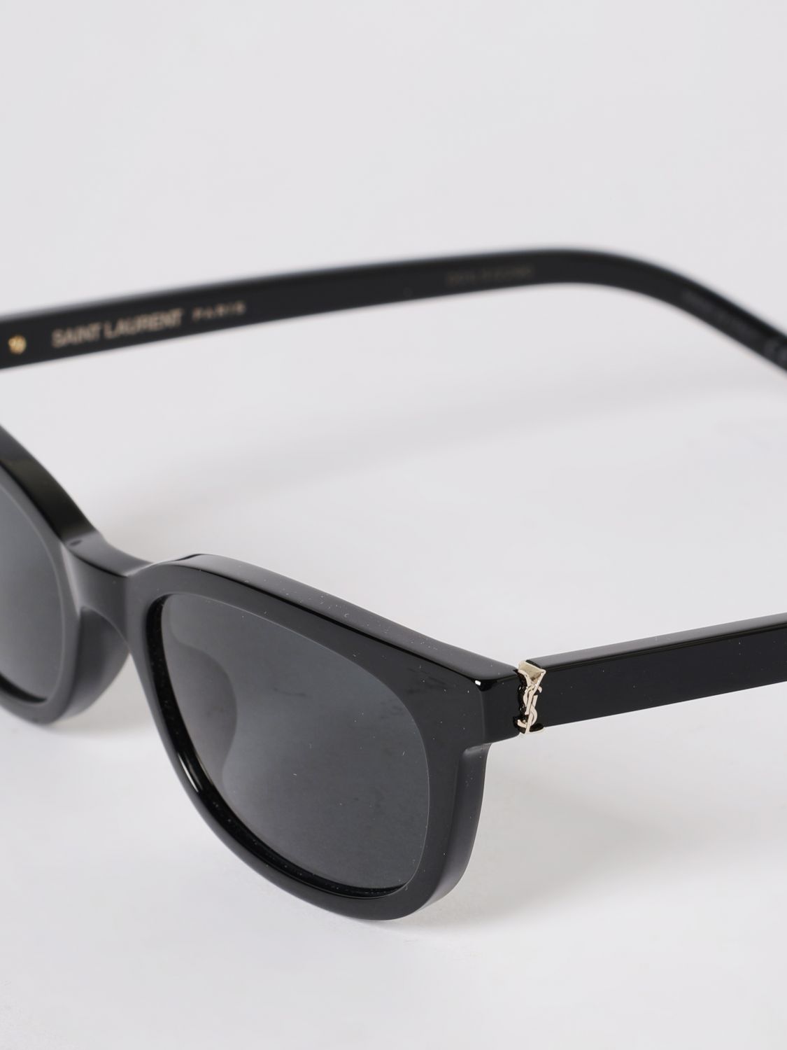 woman's sunglasses
