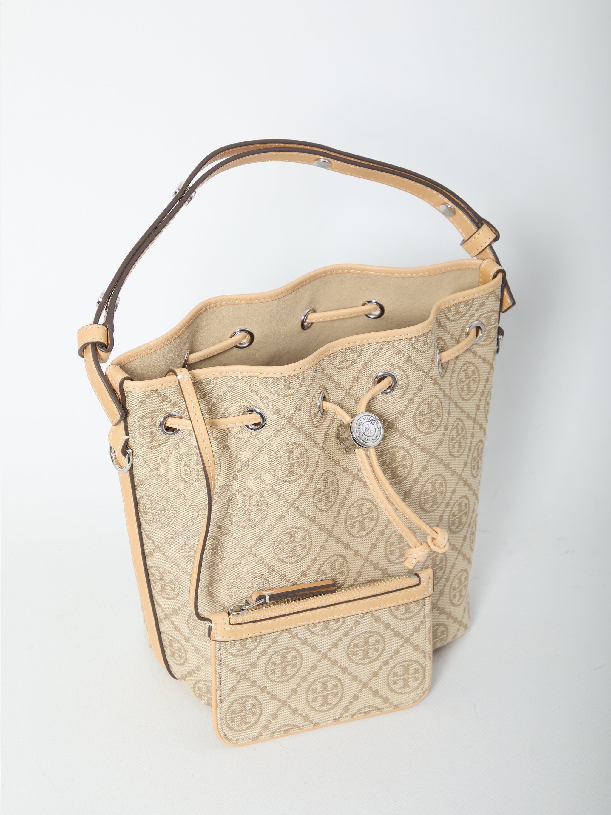 t monogram bucket bag