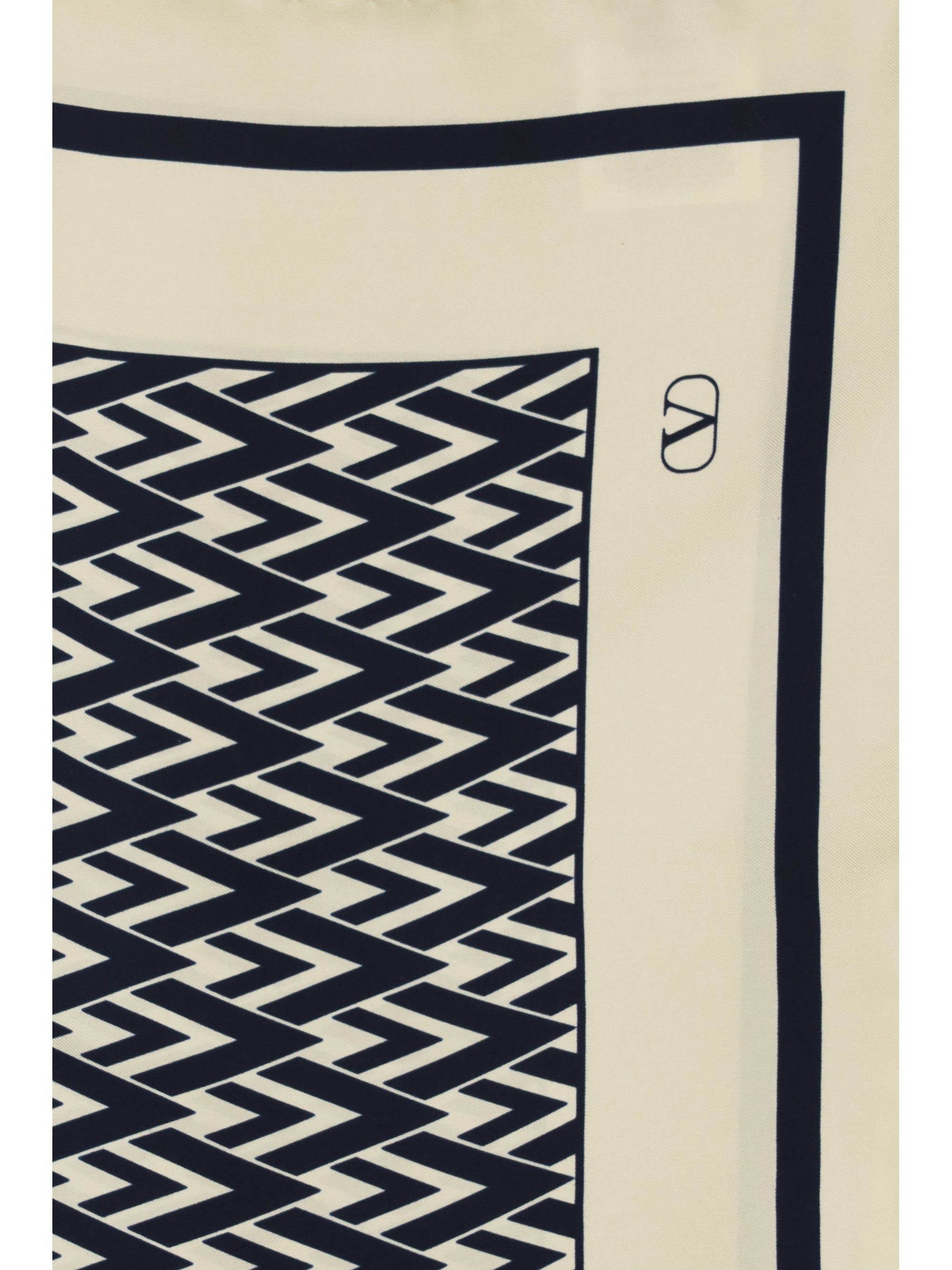 toute la v silk scarf