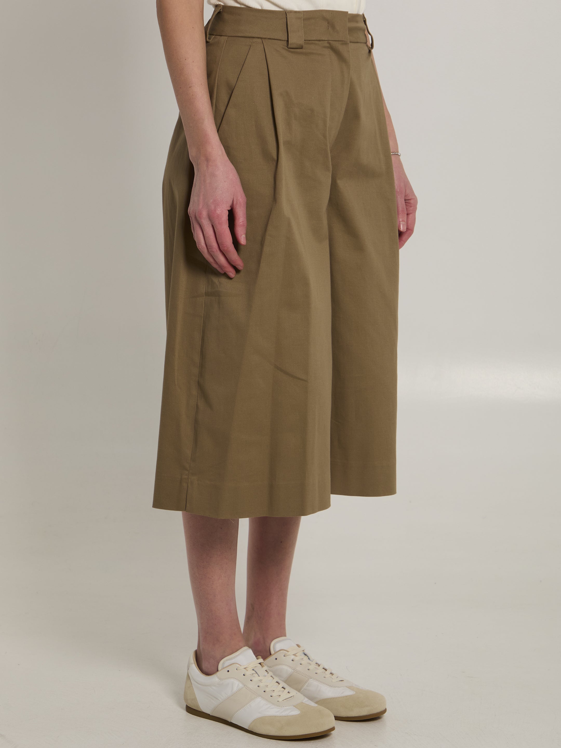 THE LATEST  38 dakota bermuda pants