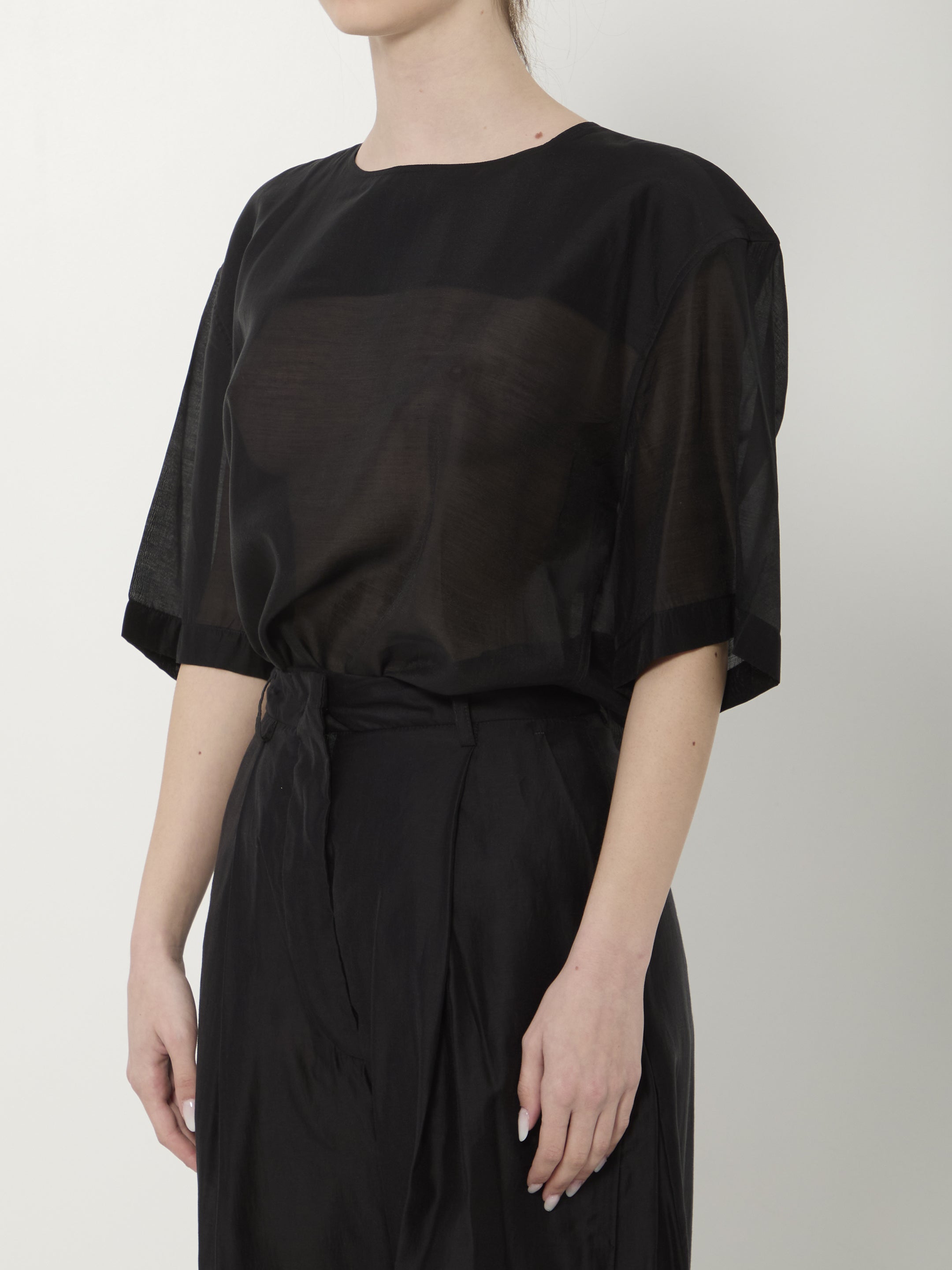 THE LATEST  S dean lightweight muslin top