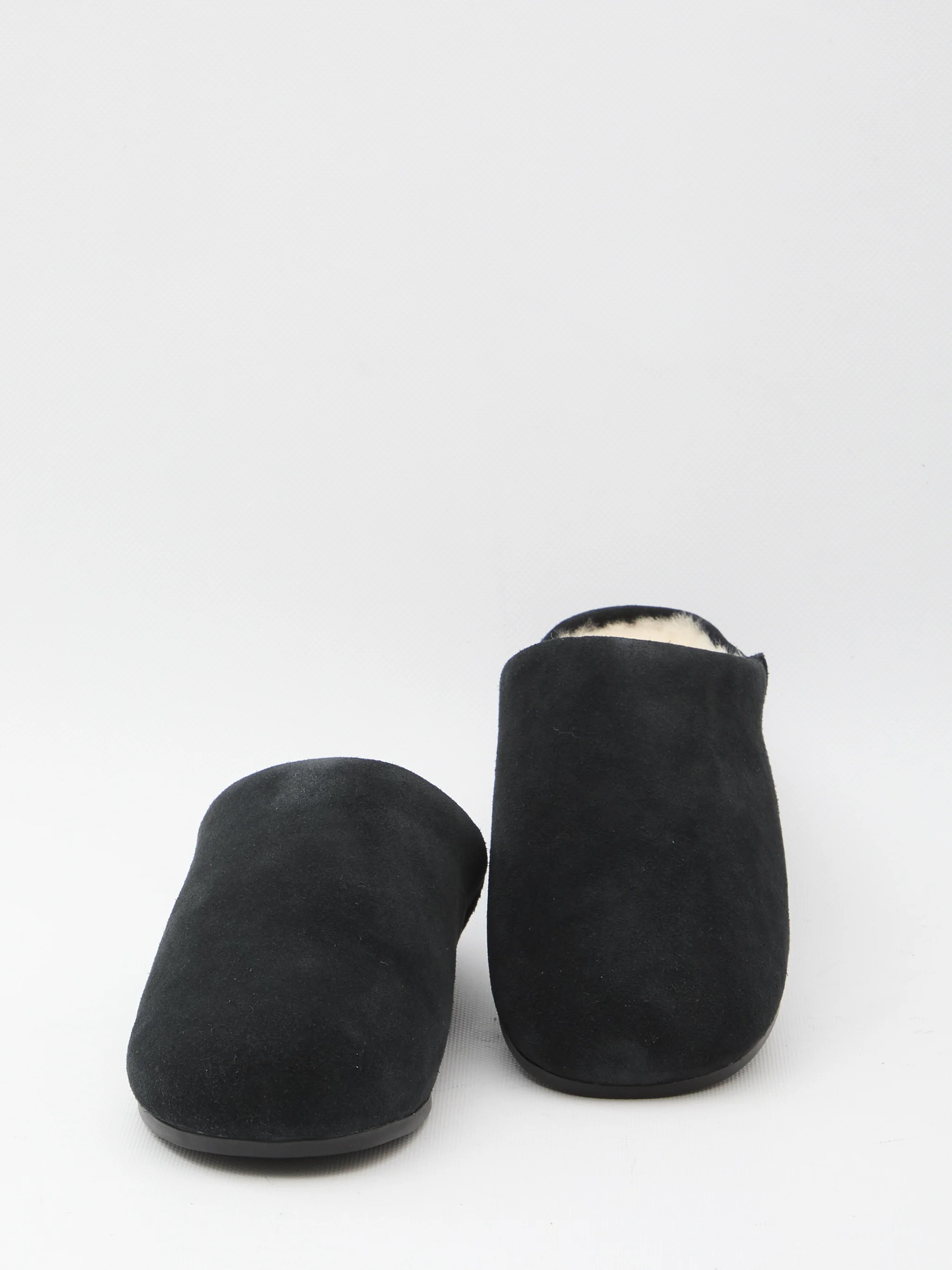elea slip-on ugg