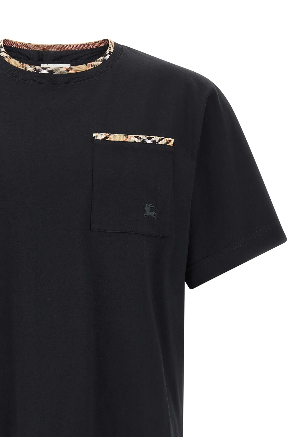 burberry ryan pure cotton t-shirt features a relaxed silhouette and a fluid fi