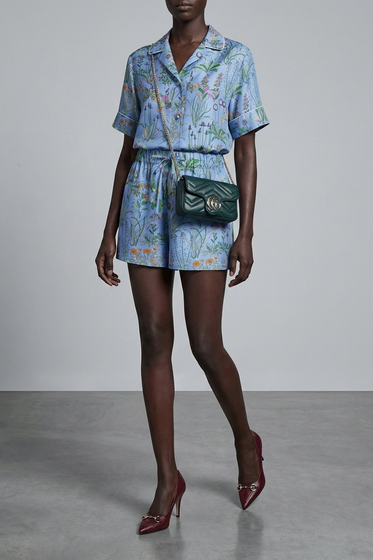GUCCI 40 silk twill shorts