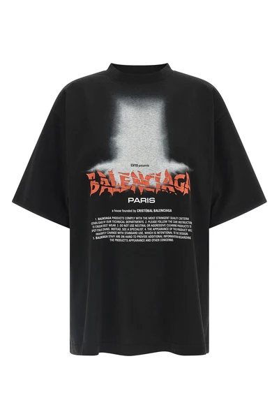 the balenciaga oversize t-shirt redefines contemporary streetwear through bold v