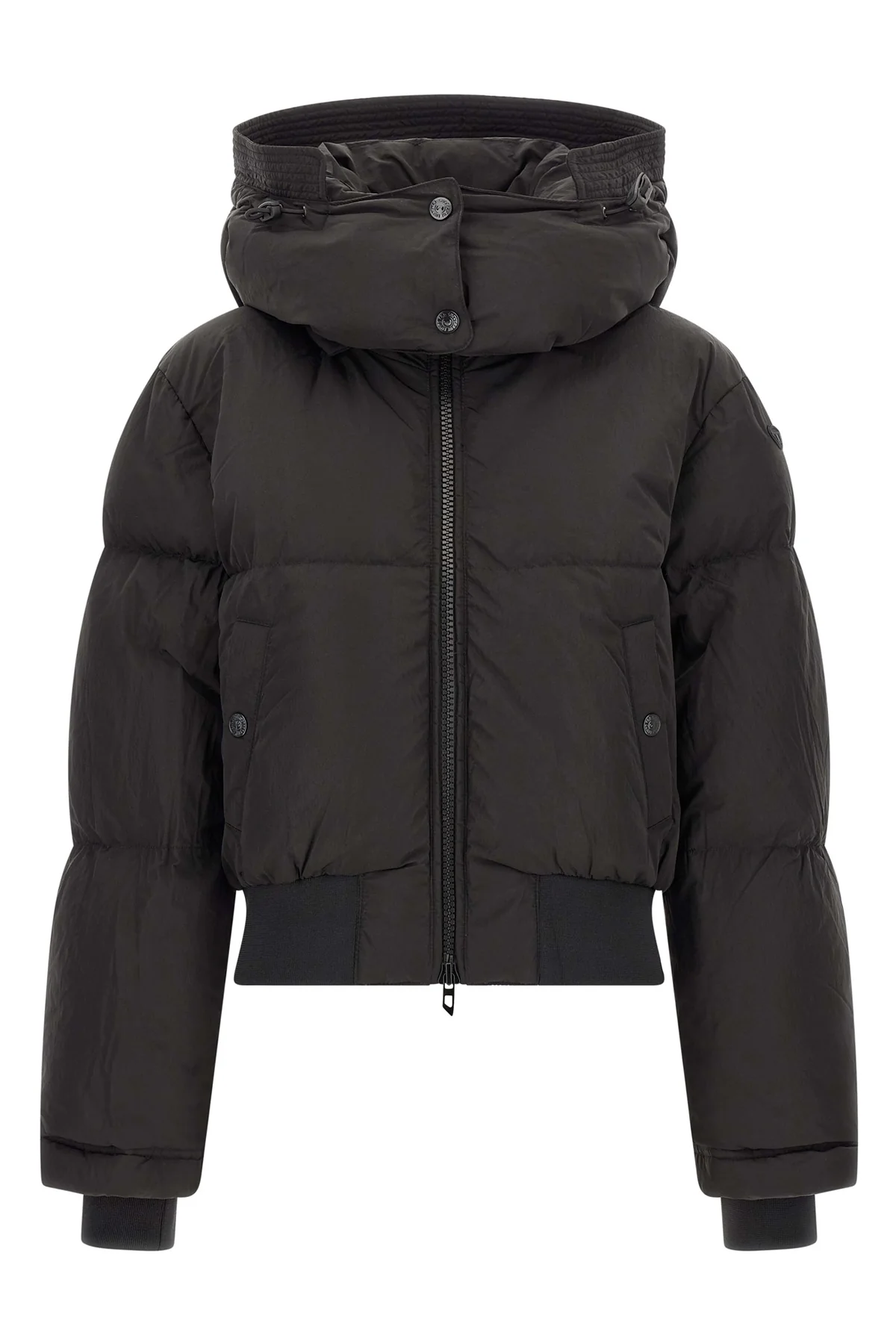 DIESEL 38 the w-peyt-short-new-wd diesel down jacket redefines the volumes of the winter