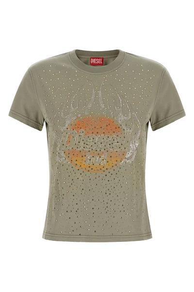 the diesel t-maggy-cry t-shirt redefines casual aesthetics through an elaborat
