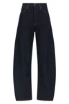 the luna agolde jeans redefine the volumes of the daily wardrobe through an in