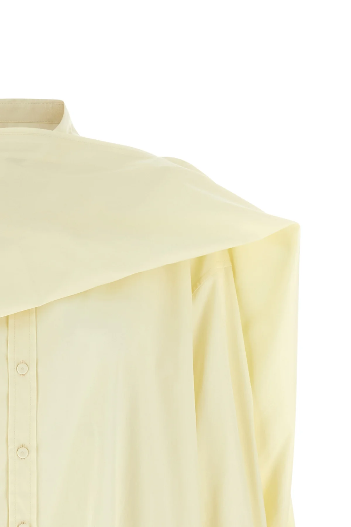 the armarium cecilia shirt redefines the codes of classic tailoring through a