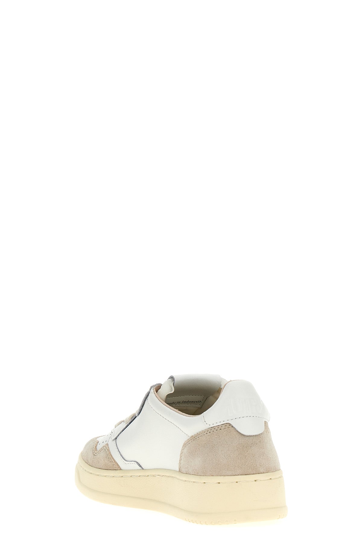 leather medalist low sneaker